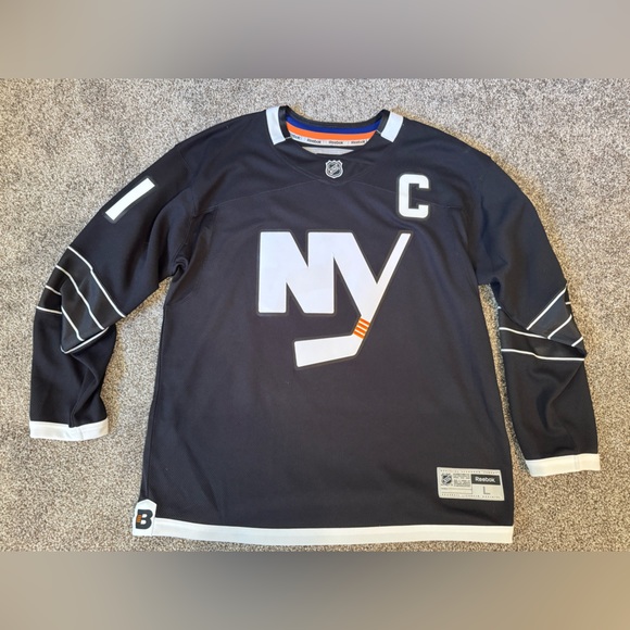 John Tavares New York Islanders NHL 3rd Jersey Black Reebok Brooklyn Large L - Picture 1 of 8